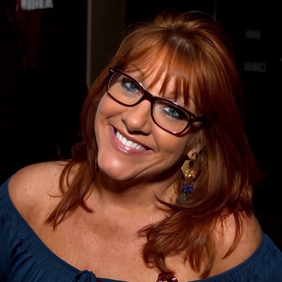 Meet your Posher, Red - Picture 4 of 5